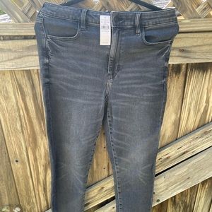 American Eagle NWT skinny jeans size 10